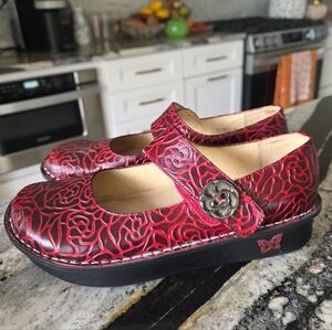 PRISTINE Alegria Paloma Maryjanes Size 41 US 10.5 - 11 Red Roses Embossed Silver